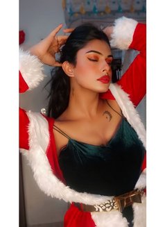Disha Roy - Transsexual escort in Bangalore Photo 12 of 18