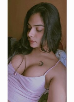 Disha Roy - Transsexual escort in New Delhi Photo 11 of 13