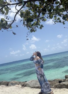 Disney - puta in Maldives Photo 2 of 4