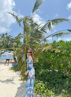 Disney - puta in Maldives Photo 3 of 4