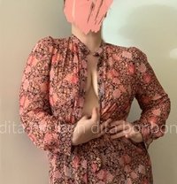 European milf Dita - invite me to Delhi - escort in New Delhi
