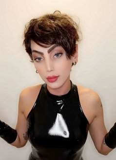 Diva Amy - Transsexual escort in Amman Photo 5 of 11
