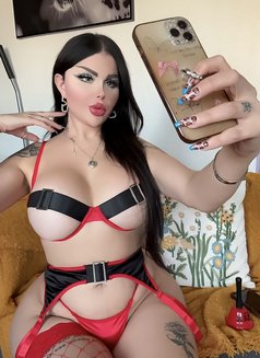 Diva Arabic trans in Paris ts Arabian - Transsexual escort in Paris Photo 23 of 30