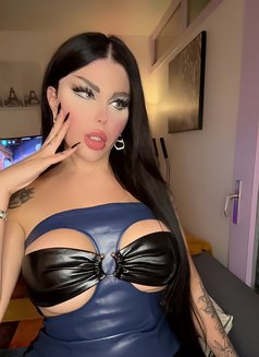 Diva Arabic trans in Paris ts Arabian - Transsexual escort in Paris Photo 26 of 30