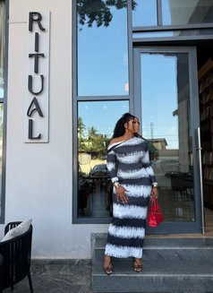 Diva - escort in Accra Photo 5 of 5