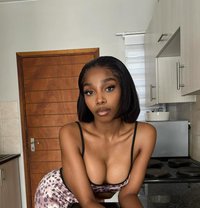 Diva - escort in Muscat