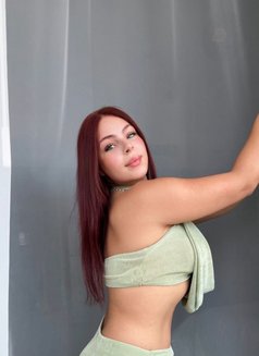 Diva new escort Lebanese - escort in Dubai Photo 7 of 8