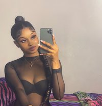 Diva - adult performer in Lomé