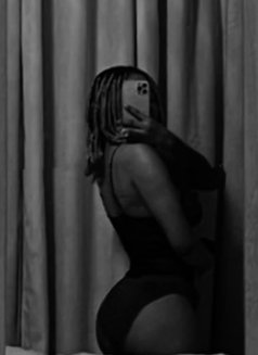 Diva - adult performer in Lomé Photo 2 of 4