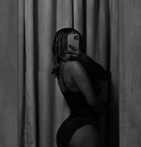 Diva - adult performer in Lomé