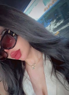 Diva W - Transsexual escort in Dubai Photo 5 of 14