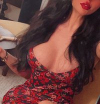 Diva W - Transsexual escort in Dubai