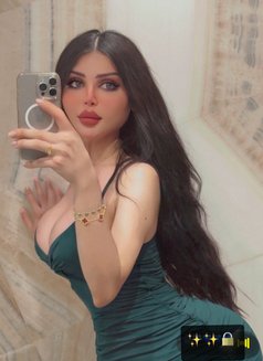 Diva W - Transsexual escort in Dubai Photo 11 of 14