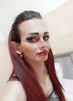 Divaa MIRAJ - Transsexual escort in Beirut Photo 17 of 22