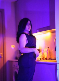Divaa عربية - Acompañantes transexual in Dubai Photo 1 of 8