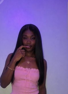 Divah, Video Call and Hot Nudes - Transsexual escort in Nairobi Photo 1 of 4