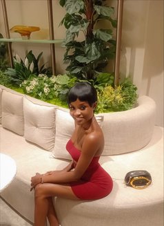 Divaqueen - puta in Dubai Photo 6 of 8