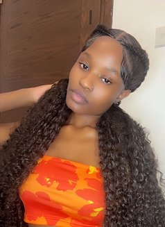 Divaqueen - puta in Dubai Photo 5 of 5