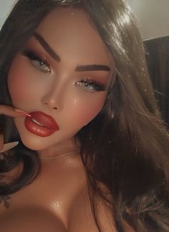 Divaraghed XXL - Transsexual escort in İstanbul Photo 21 of 25
