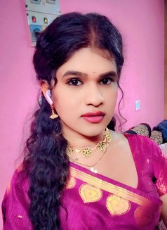 Divi - Transsexual escort in Chennai Photo 3 of 5