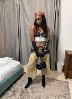 Divine Diva - puta in Dubai Photo 3 of 3