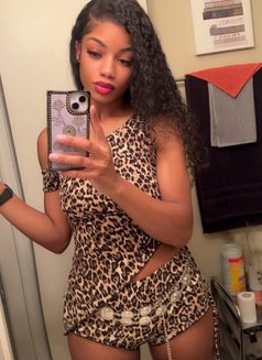 Divine - escort in Pune Photo 1 of 3