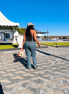 Divine - escort in Dakar Photo 3 of 7