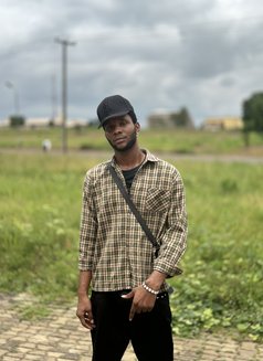 Divine - Acompañantes masculino in Lagos, Nigeria Photo 7 of 8