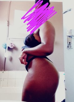 Divine - escort in Johannesburg Photo 12 of 12