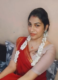 Diviya - Transsexual escort in Chennai Photo 1 of 1