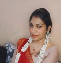 Diviya - Transsexual escort in Chennai