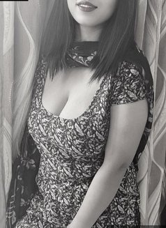 Divorced Looking for Sex With Benefits - puta in Mumbai Photo 3 of 6