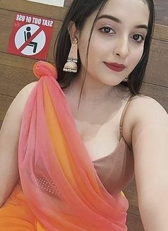 Divya a 18 Year Girl Hot and Sexy Figure - escort in Gurgaon Photo 2 of 3