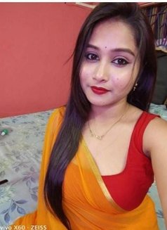 Divya a 18 Year Girl Hot and Sexy Figure - escort in Ahmedabad Photo 2 of 4