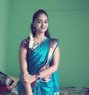 Divya - puta in Hyderabad Photo 1 of 2