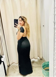 divya best call girl service and escort - puta in Surat Photo 1 of 3