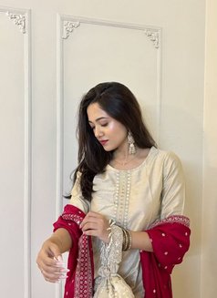 Divya Bhatt affordable rate - Male escort in Hyderabad Photo 4 of 4