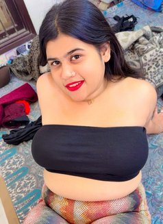 Divya cam nd real meet - puta in Mumbai Photo 2 of 2