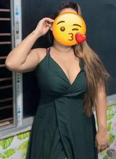 Divya cam nd real meet - escort in Noida Photo 6 of 6