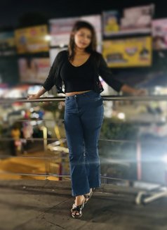 Divya꧁𓆩Cam & Real Meet 𓆪꧂ - puta in Mumbai Photo 2 of 4