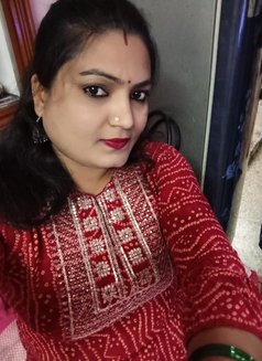 Divya - puta in Bangalore Photo 4 of 4