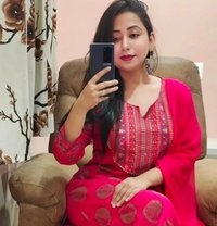 Divya - escort in Berlin