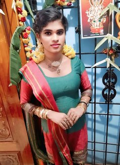 Divya - Transsexual escort in Chennai Photo 1 of 5