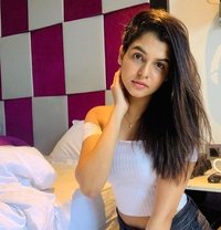 Divya - escort in New Delhi