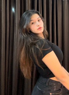 Divya High Profile Indian Model - escort in Sharjah Photo 1 of 5