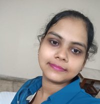 Divya - puta in Ahmedabad