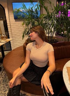 Divya - escort in Ahmedabad Photo 1 of 4