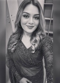 Divya - escort in Candolim, Goa Photo 2 of 2