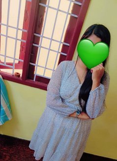 Divya - escort in Chennai Photo 2 of 6