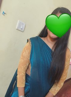 Divya - escort in Chennai Photo 5 of 6